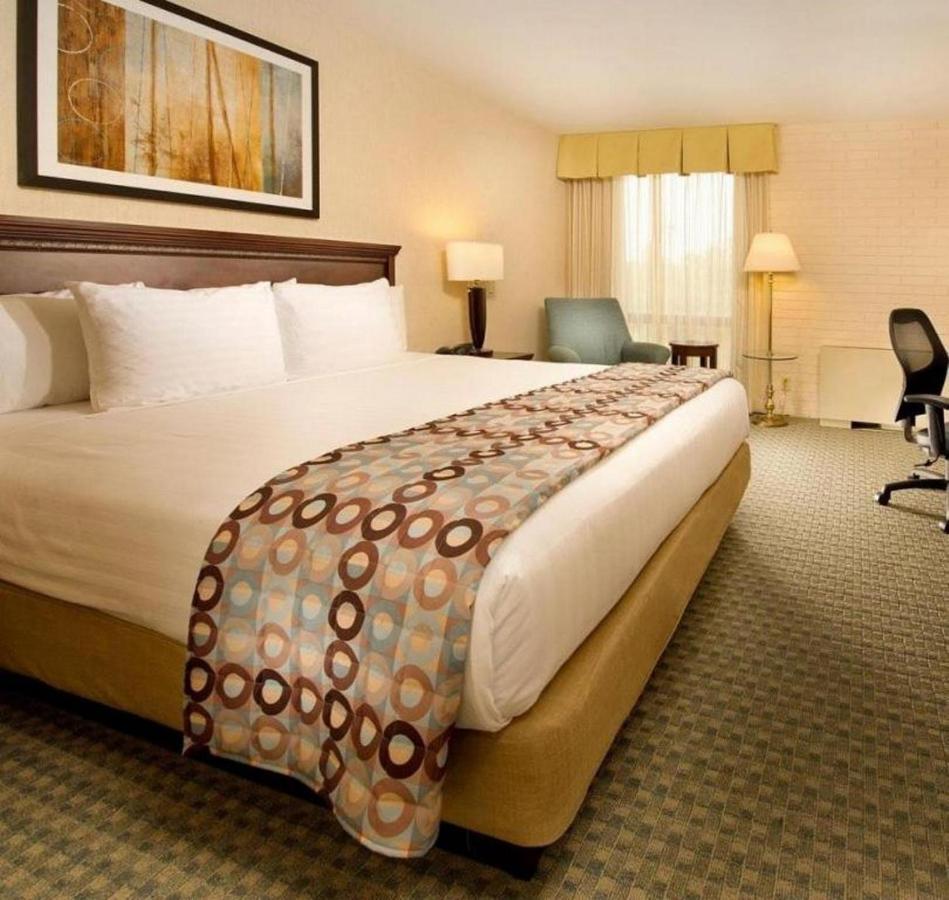 Hotel Lotus Kansas Stadium 2*