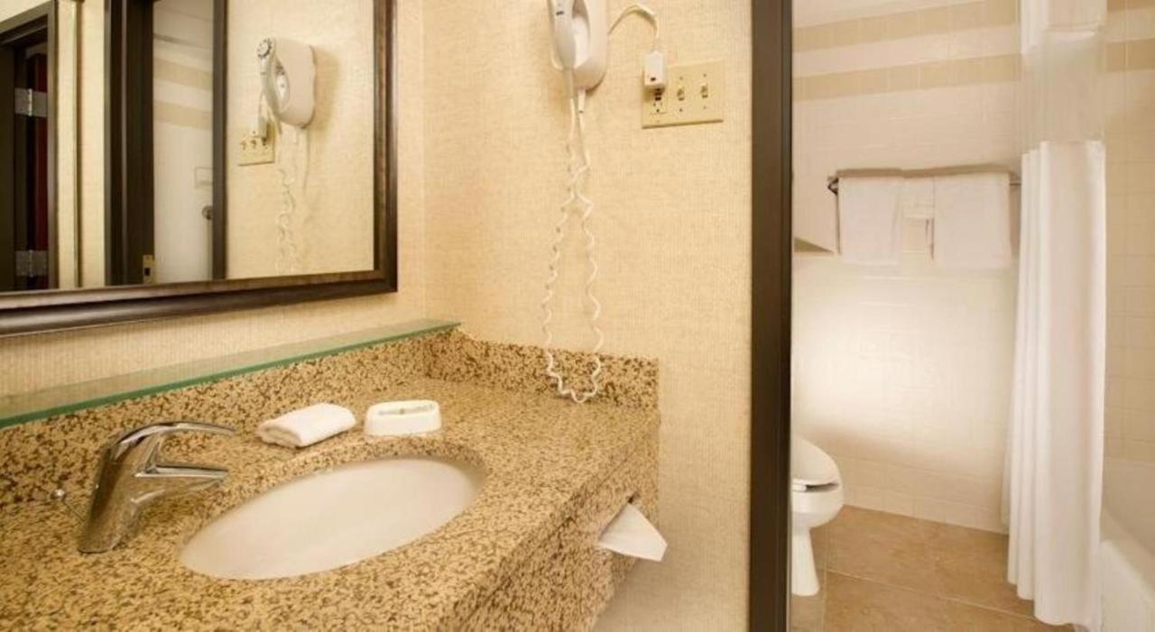 Lotus Kansas Stadium Hotel