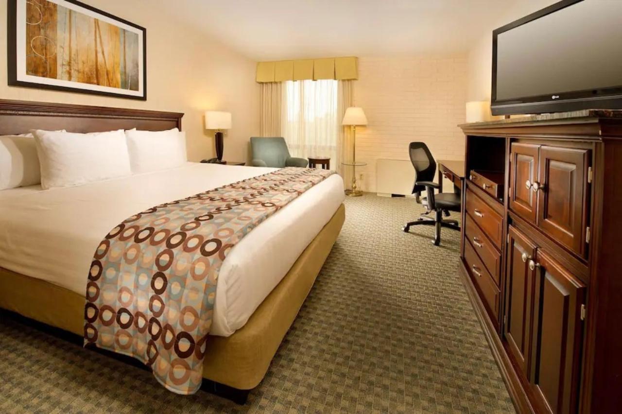 Hotel Lotus Kansas Stadium Kansas City